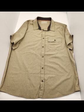 Avalanche Men's Short-Sleeve Button-Down Shirt in Olive